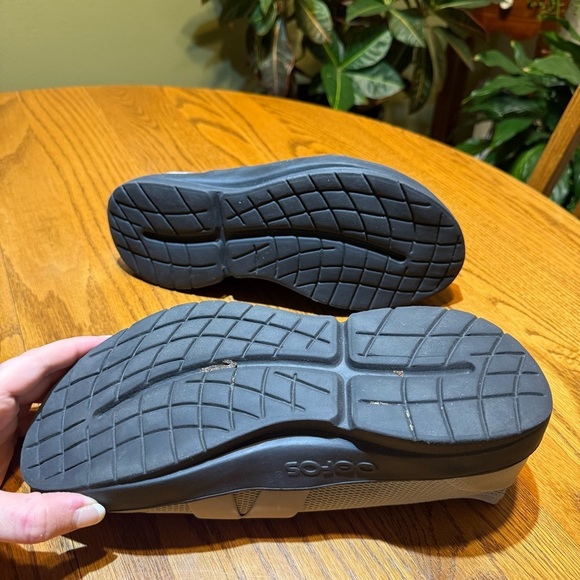 OOFOS OOMG LOW MENS SHOES SIZE 10 - Picture 7 of 8